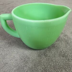 VINTAGE McKee Jadeite Measuring Cup